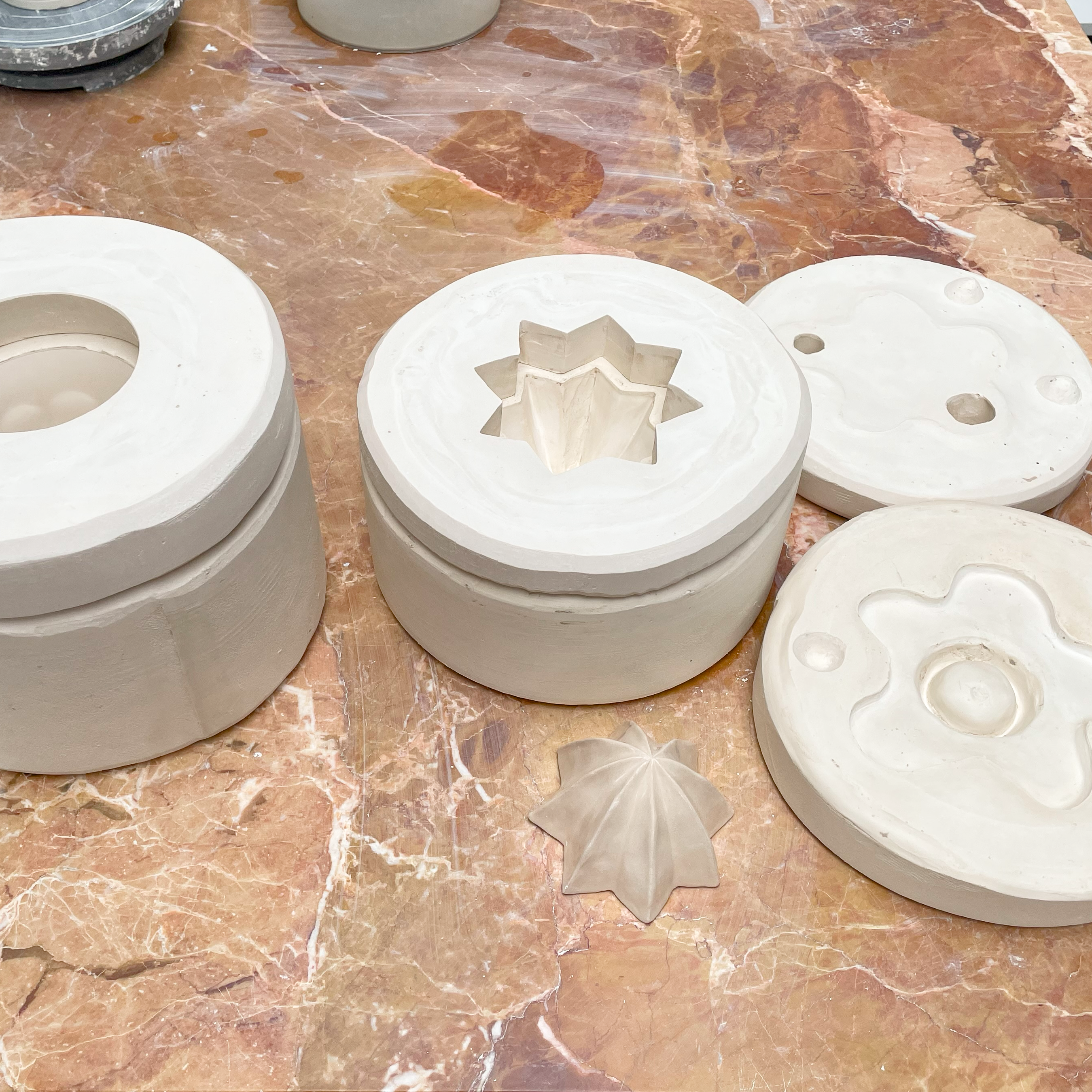 Stage de fabrication d'un moule en plâtre – Image 2